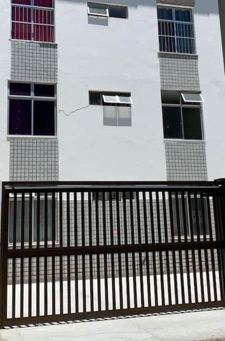 StayHere! Fique aqui! Apartamento 2/4 mobiliado no Costa Azul :-) Salvador Exterior foto