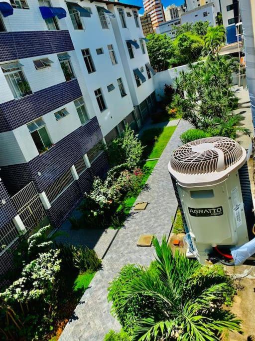 StayHere! Fique aqui! Apartamento 2/4 mobiliado no Costa Azul :-) Salvador Exterior foto